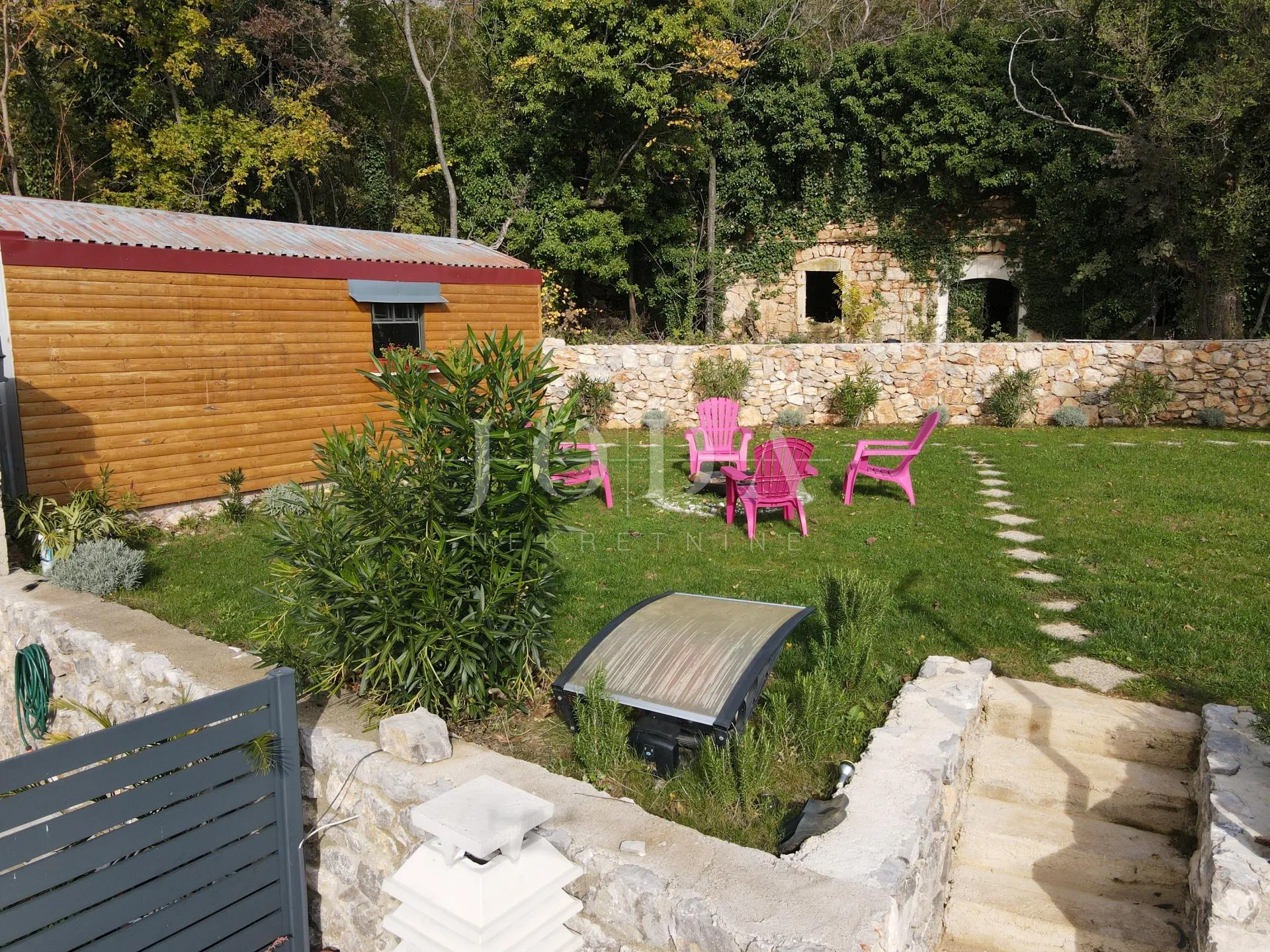 bribir kuća sa bazenom - slika 24
