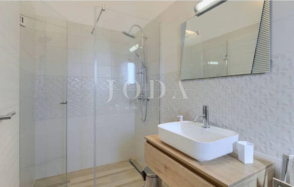 labin, okolica, villa za odmor sa bazenom i jaccuzijem na jedinstvenoj lokaciji - slika 42