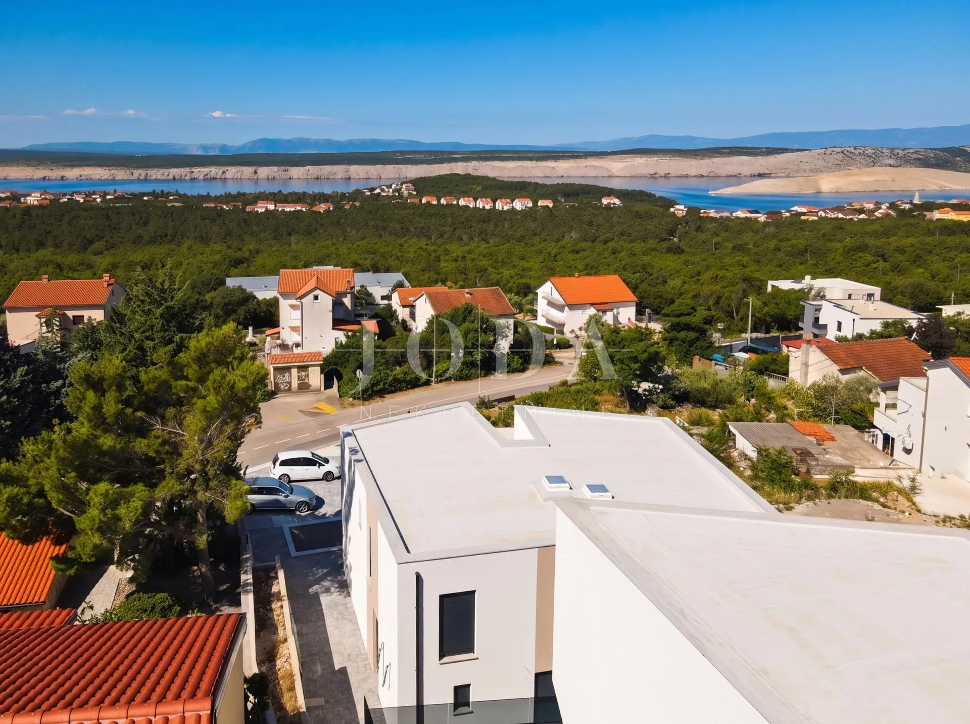 jadranovo, moderna dvojna kuća s bazenom - slika 25
