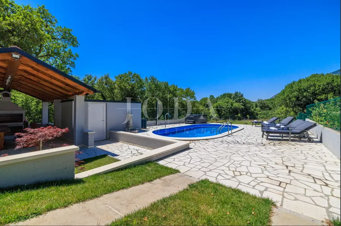 tribalj kuća 600m2 sa bazenom - slika 7