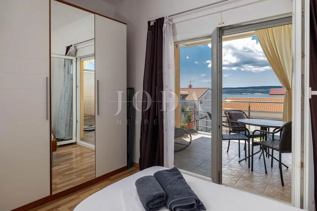 dramalj-kuca sa 7 apartmana - slika 33