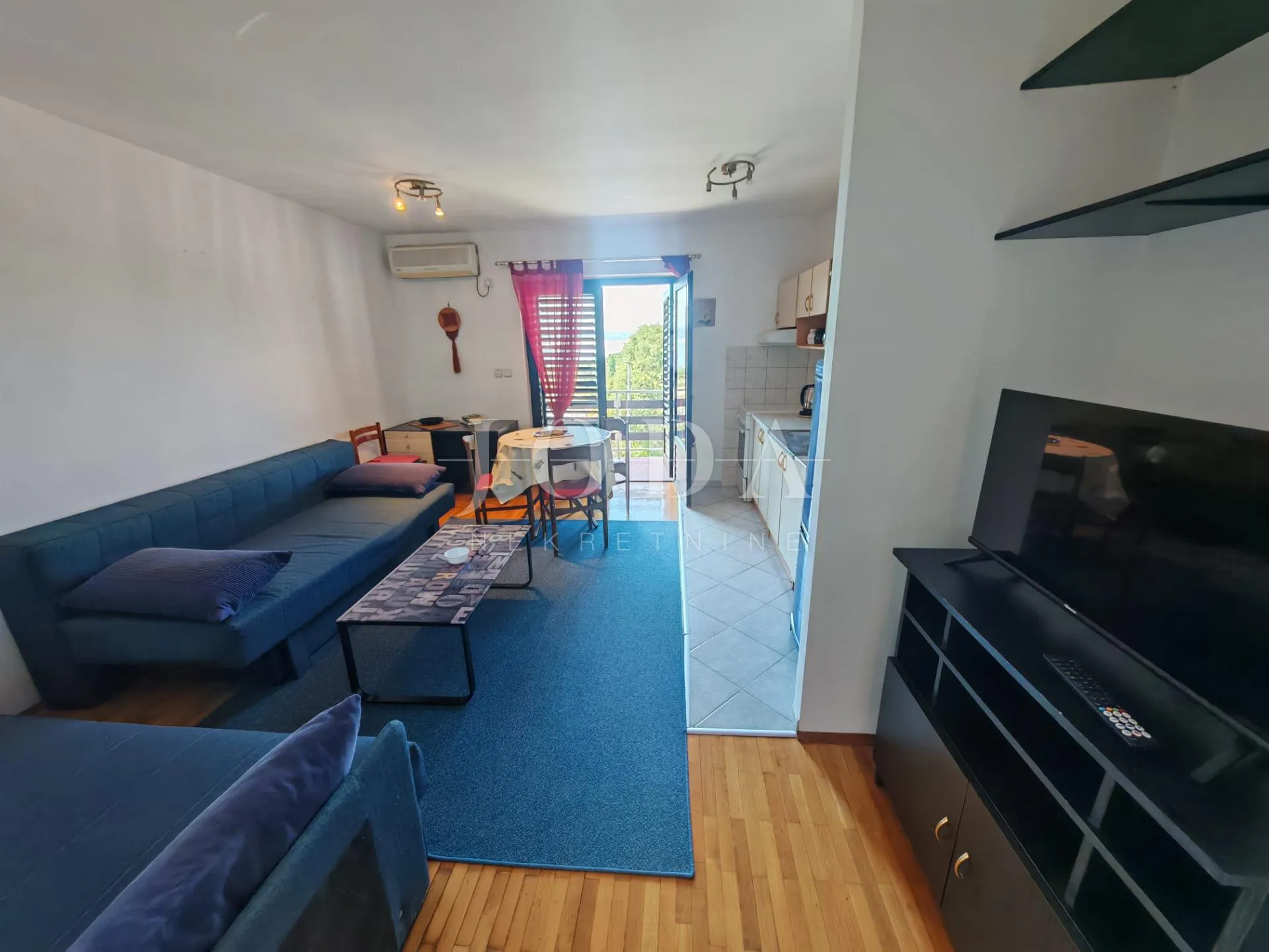 kuća 2. red od mora sa 4 apartmana - slika 19