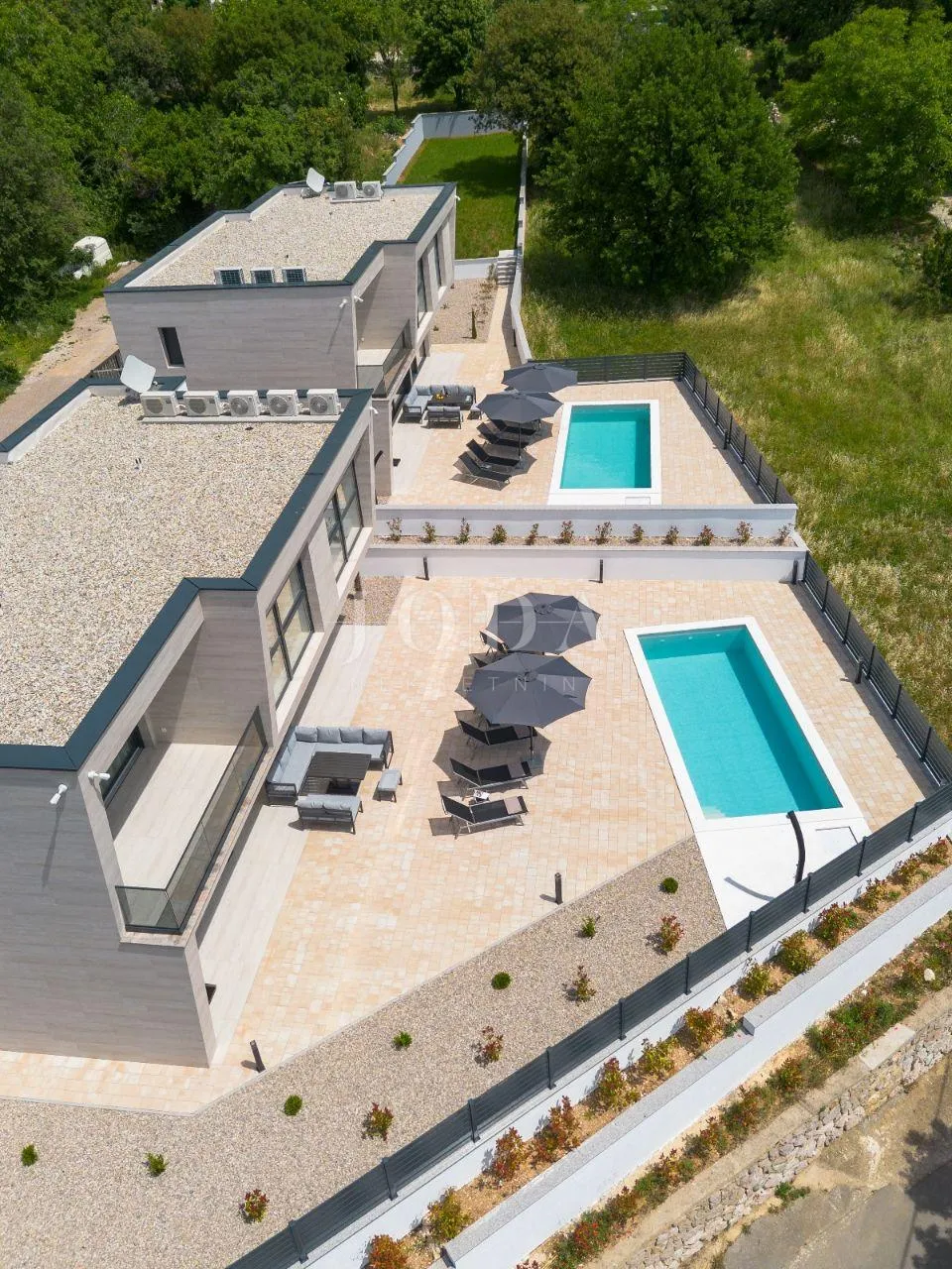 bribir moderna villa s bazenom i pogledom na more - slika 9