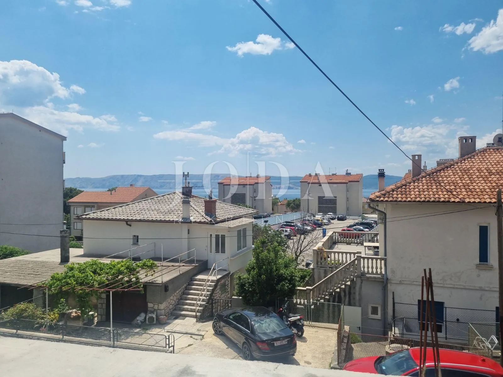 novi vinodolski, kuća u centru sa prostranom okućnicom - slika 15