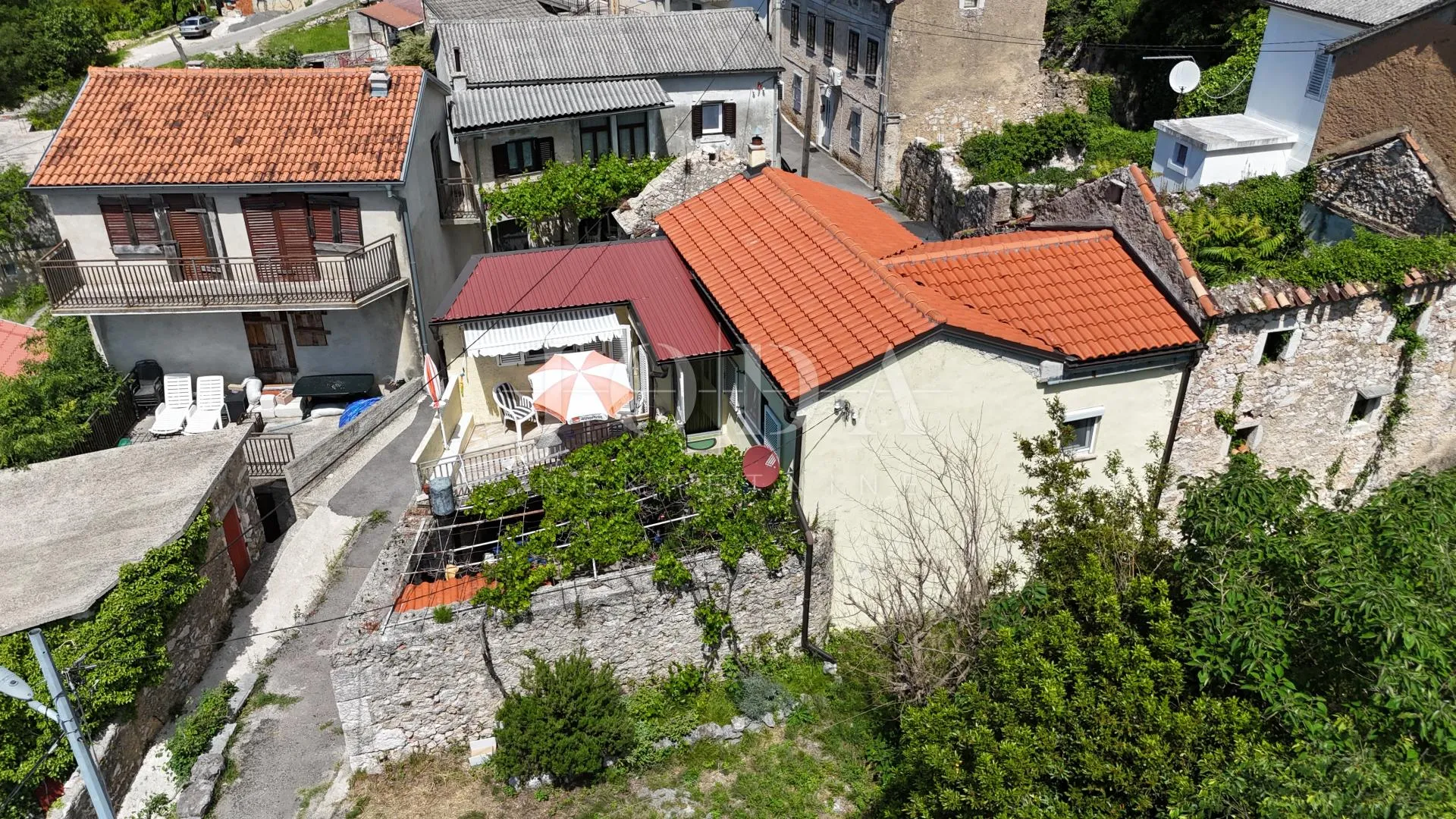 prodaja kuće bribir | balkon, parking, pogled na more - slika 36