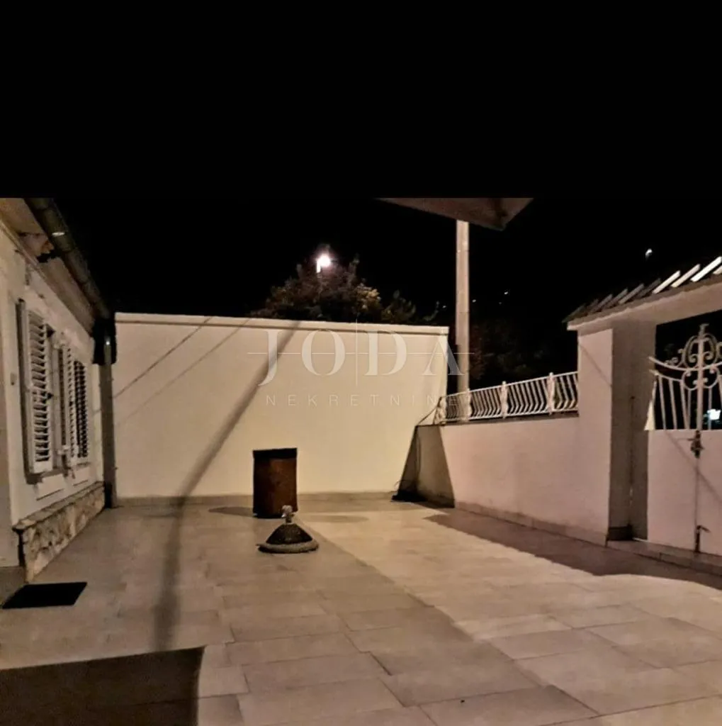 senj- samostojeća kuća blizu mora i centra - slika 12