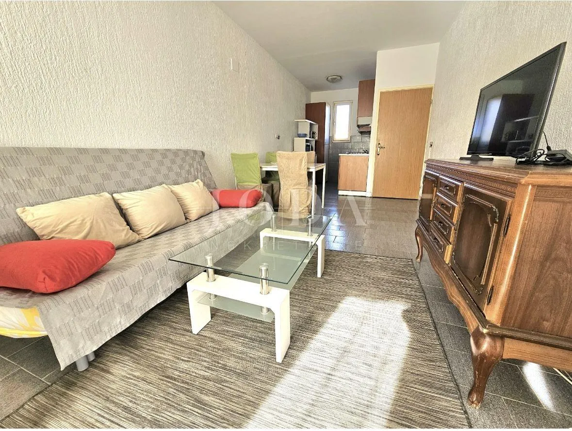 ližnjan, kuća sa tri stambene jedinice - slika 28