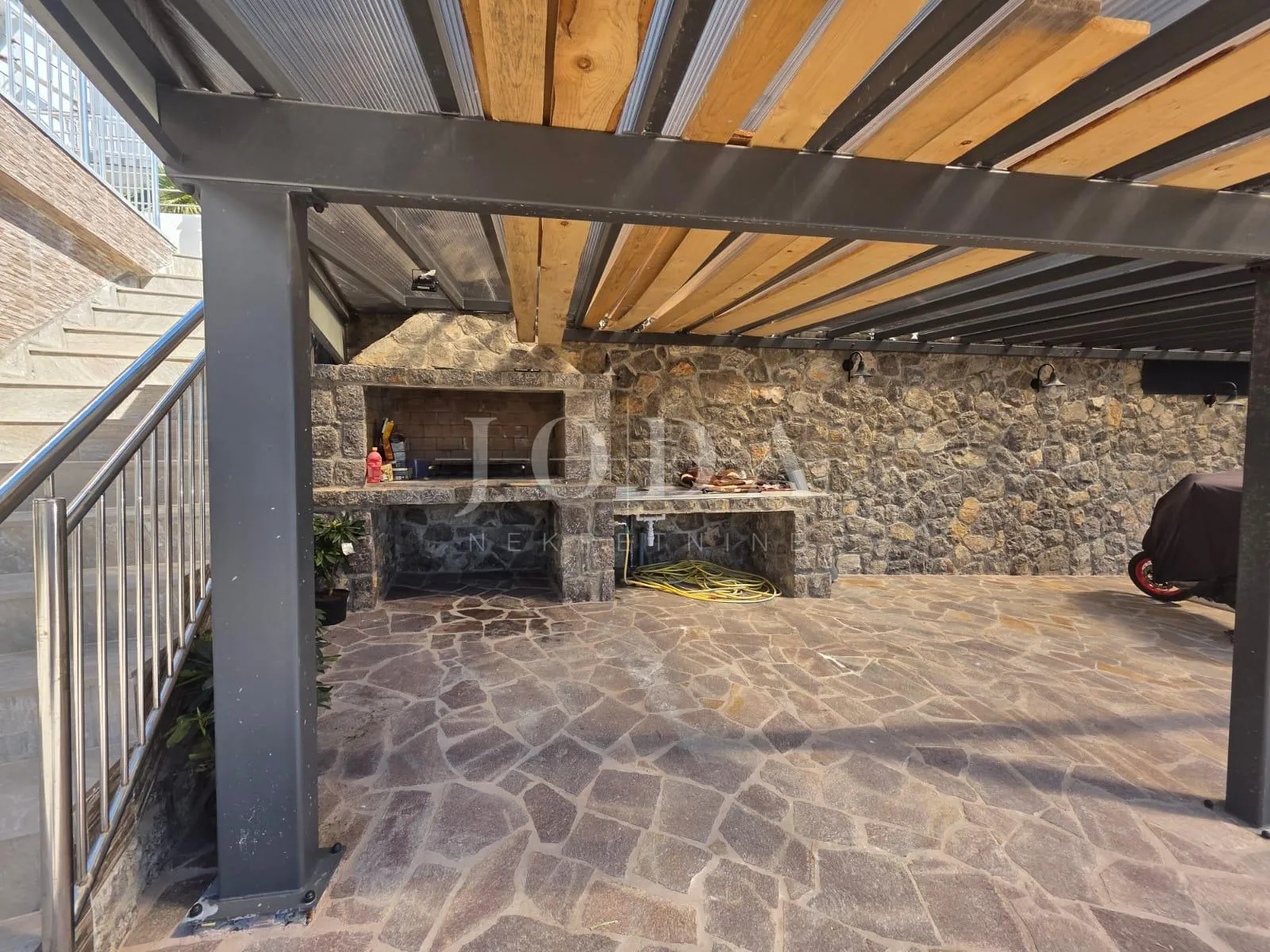 crikvenica- kuća sa više apartmana u blizini centra - slika 3