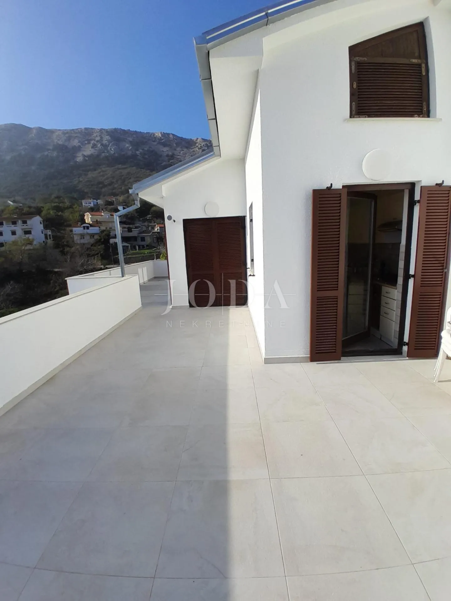 apartman sa bazenom - slika 14