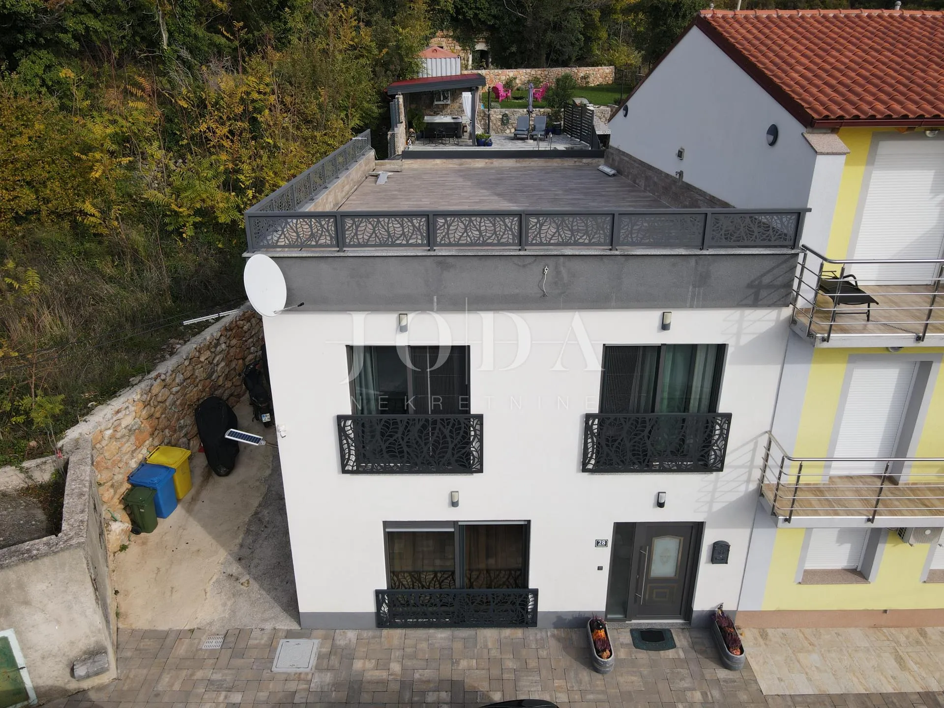 bribir kuća sa bazenom - slika 30