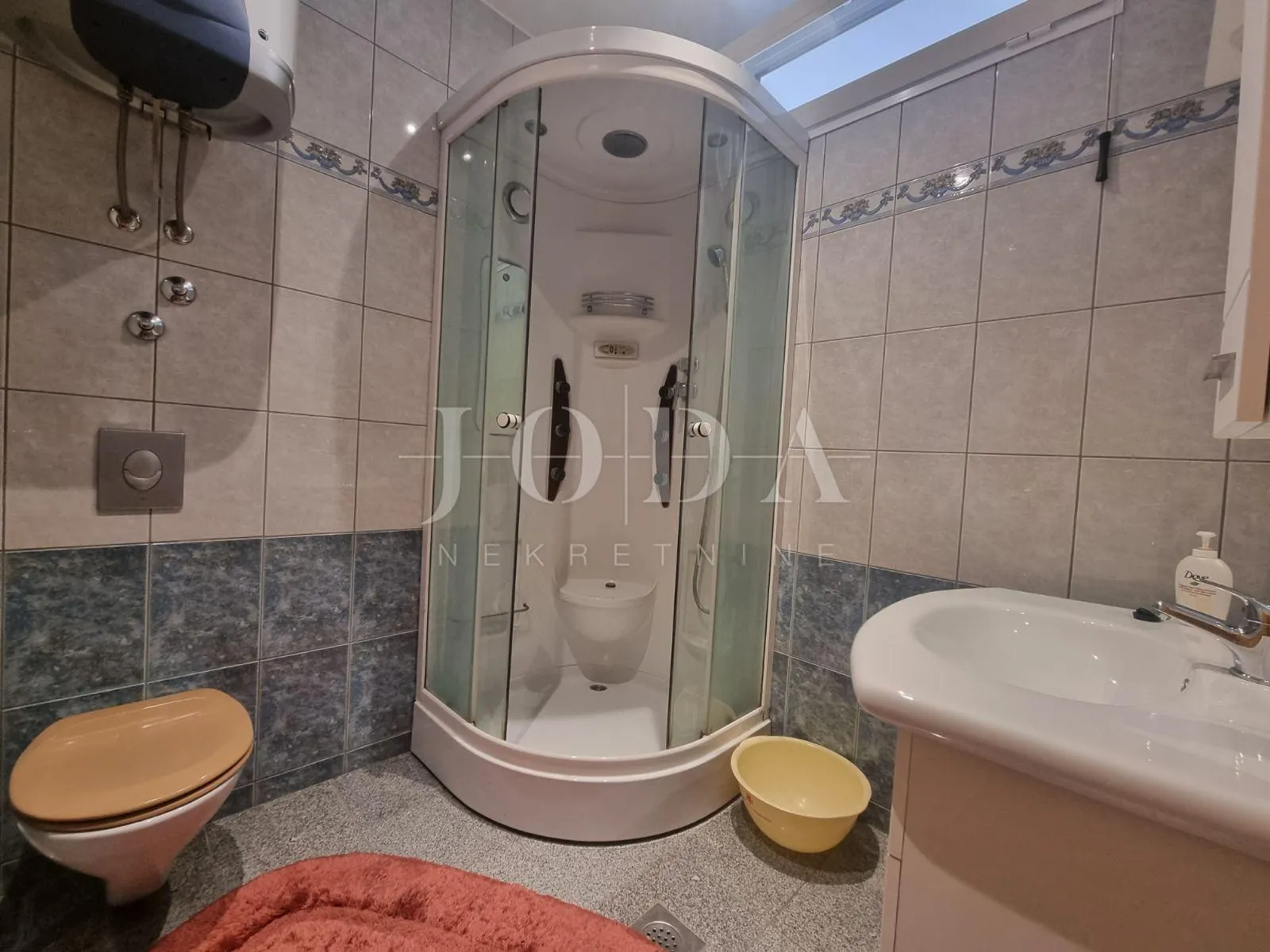crikvenica, dvije kuće sa osam apartmana - slika 9