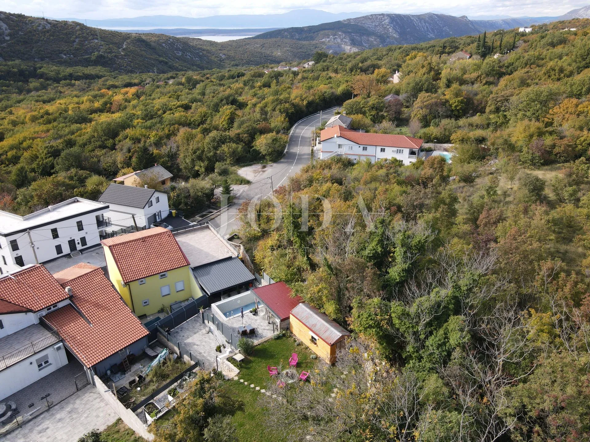 bribir kuća sa bazenom - slika 25