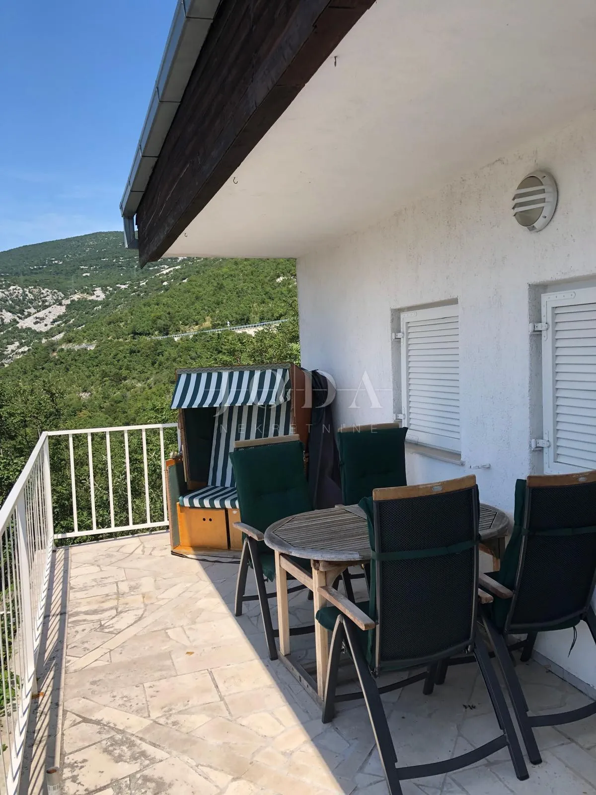 klenovica kuća sa tri jedinice - slika 45
