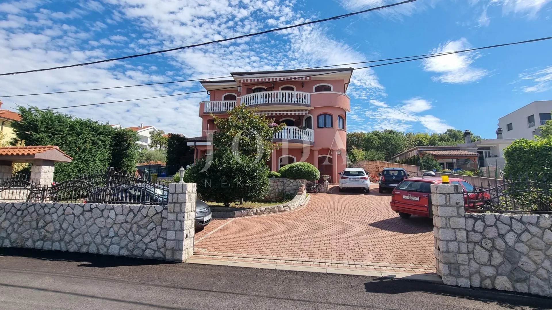 kostrena obiteljska kuća sa 4 stana - slika 27