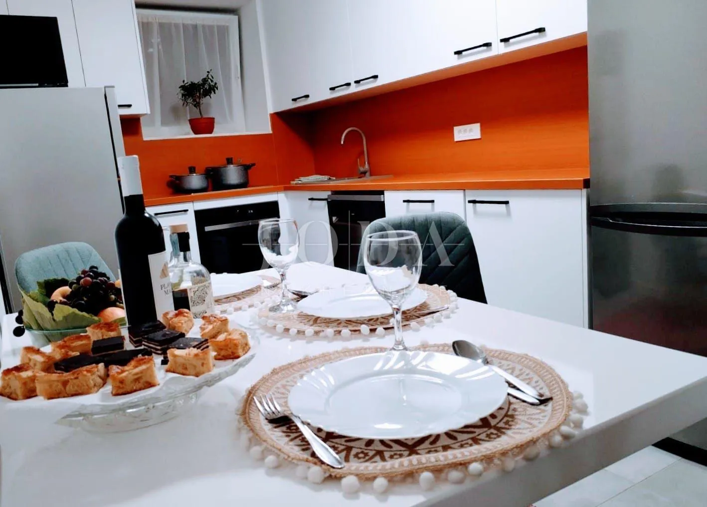 renovirana kuća kompletno opremljena,valtura - slika 5