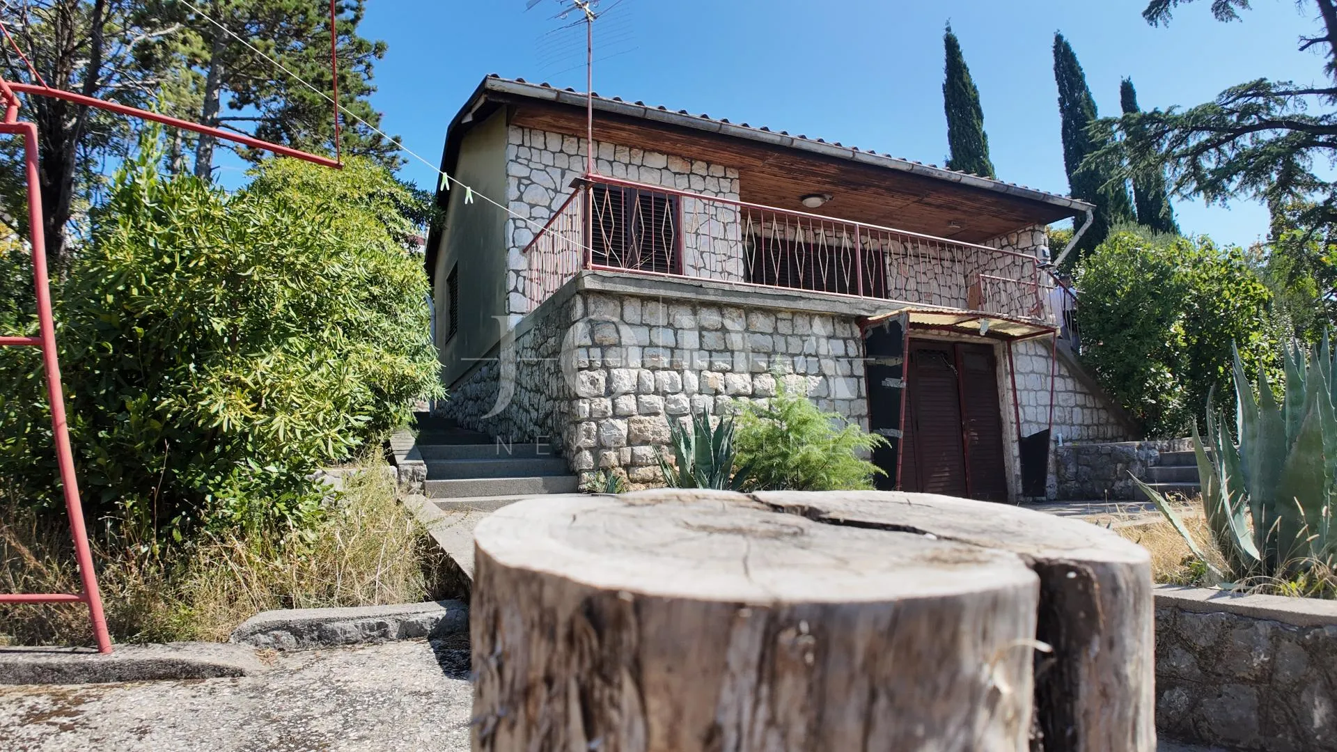 kuća na parceli od 1058m2 100m od mora - slika 3