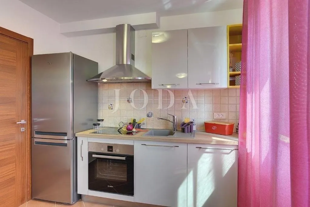 pula, villa sa bazenom i jacuzzijem - slika 29
