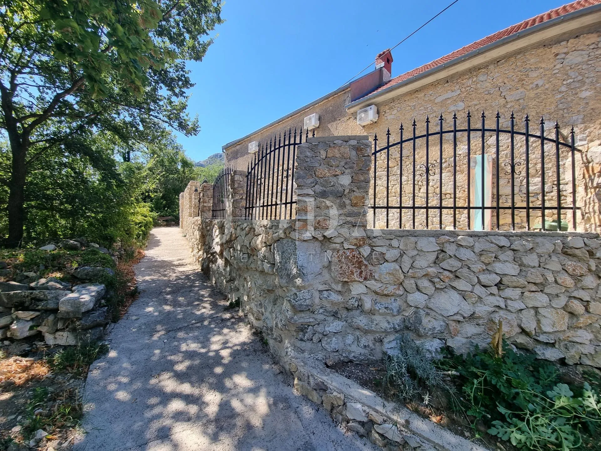 tribalj, dvije kamene kuće sa bazenom! - slika 44