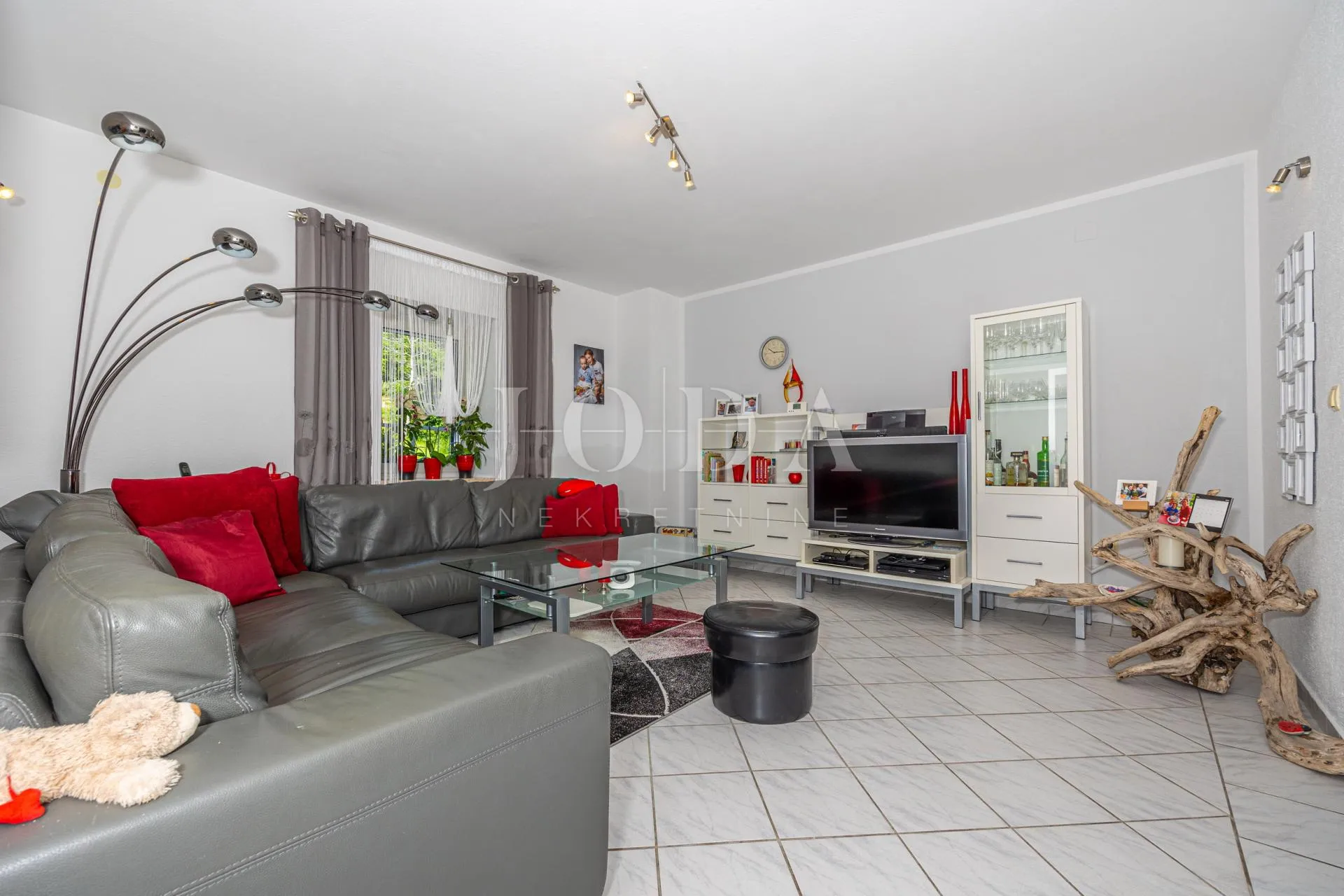 kuća sa 3000m2 zemljišta - slika 32