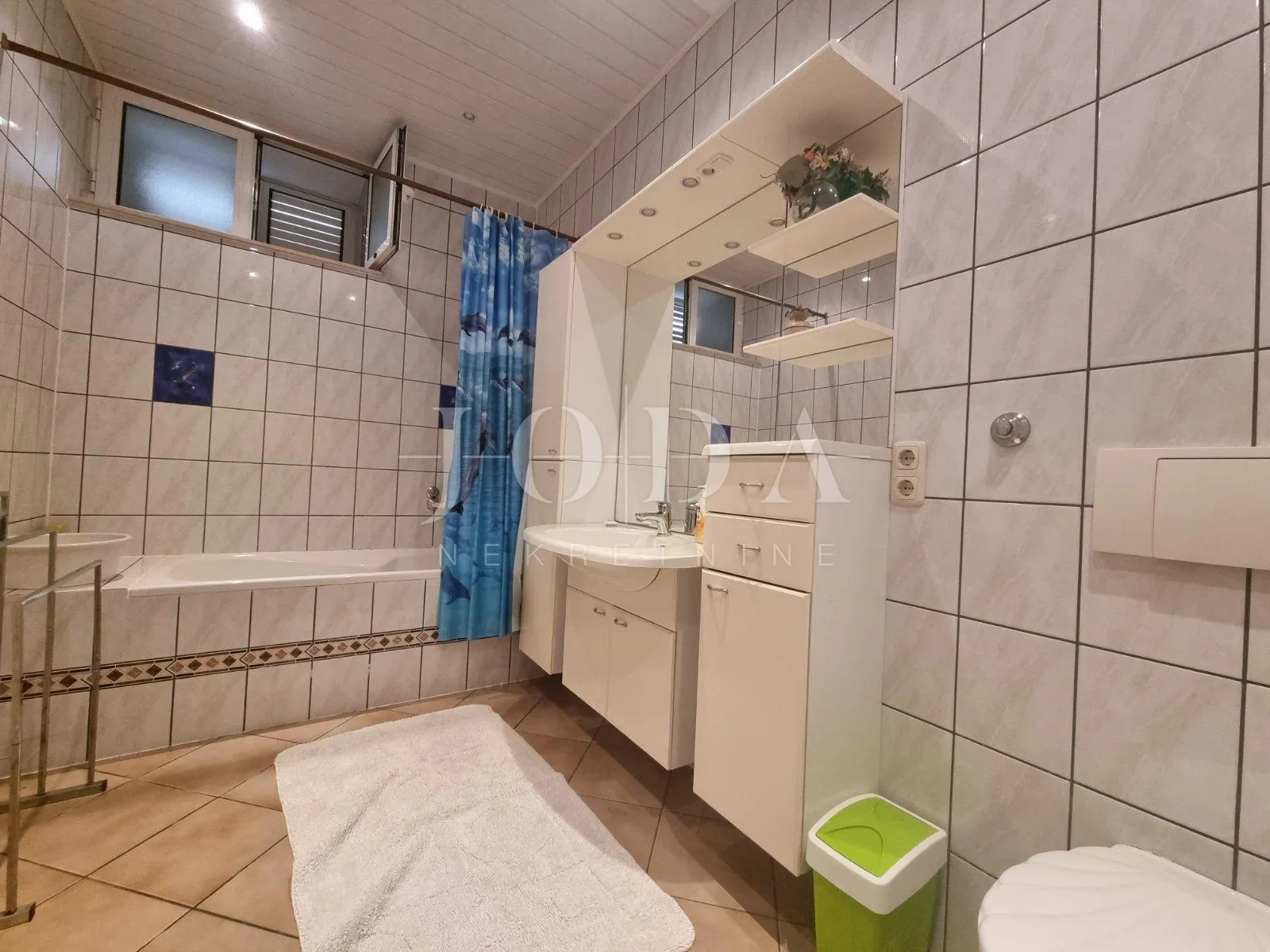 crikvenica, dvije kuće sa osam apartmana - slika 27