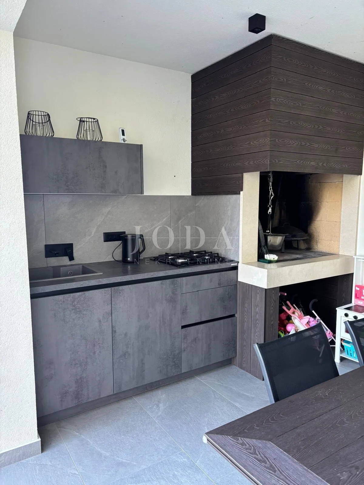 prilika!popust!prekrasna moderna kuća sa bazenom kompletno opremljena,labin okolica - slika 29