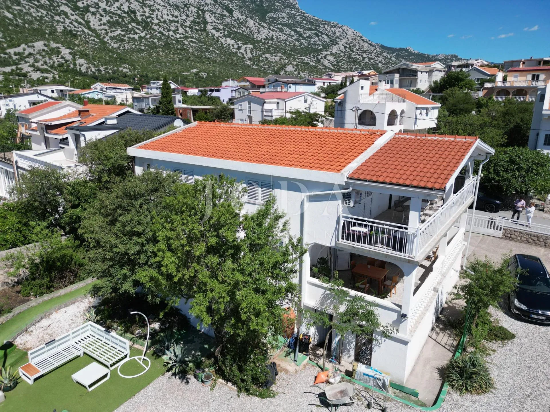 cesarica kuća sa 6 apartmana 1.red do mora - slika 6