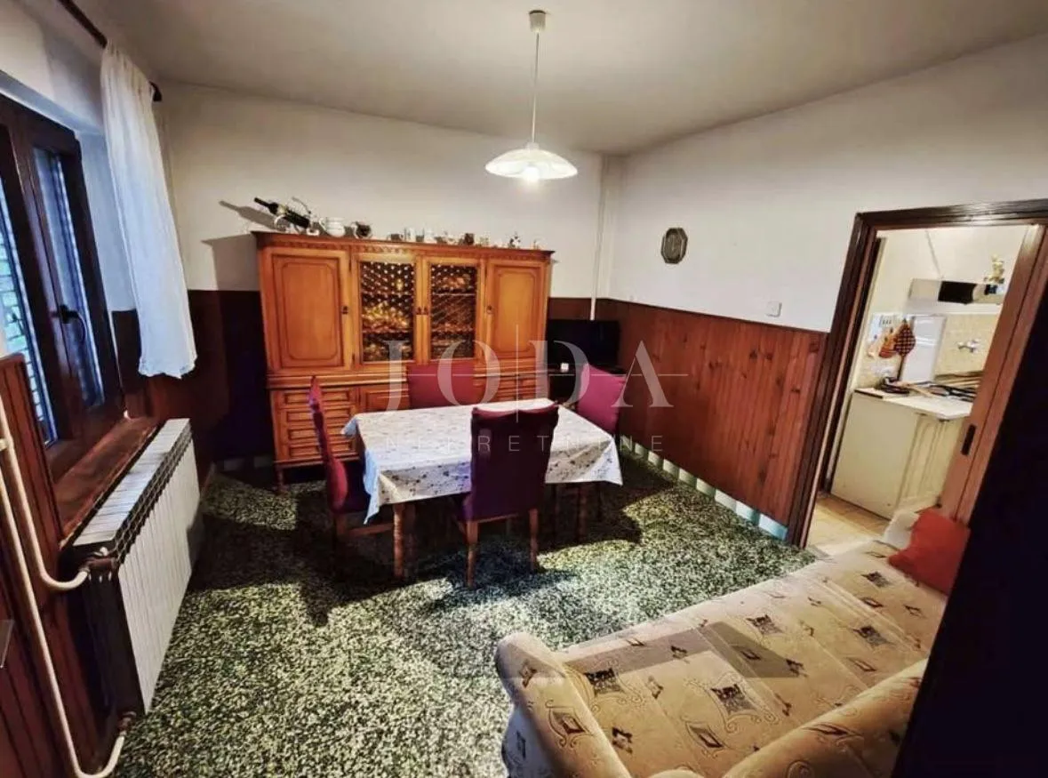 barban, kuća s velikom okućnicom i pomoćnom zgradom - slika 6