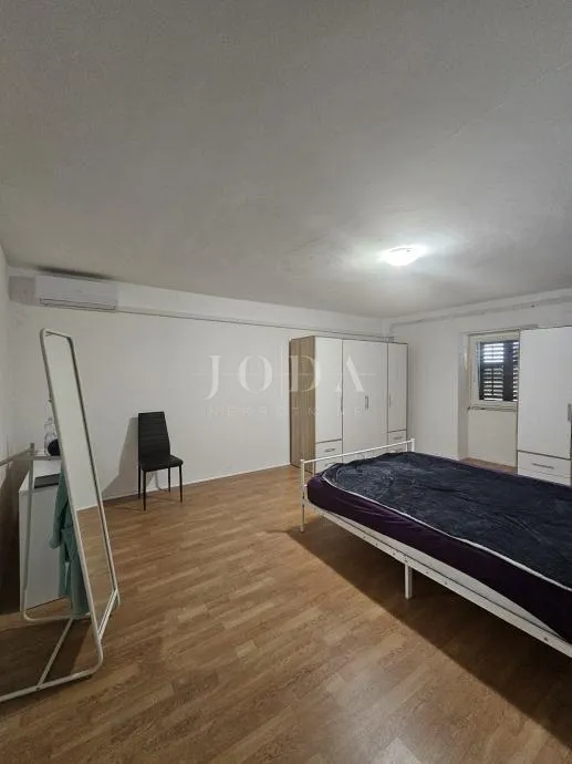 obiteljska kuća sa 2 objekta i šternom,barban okolica - slika 8