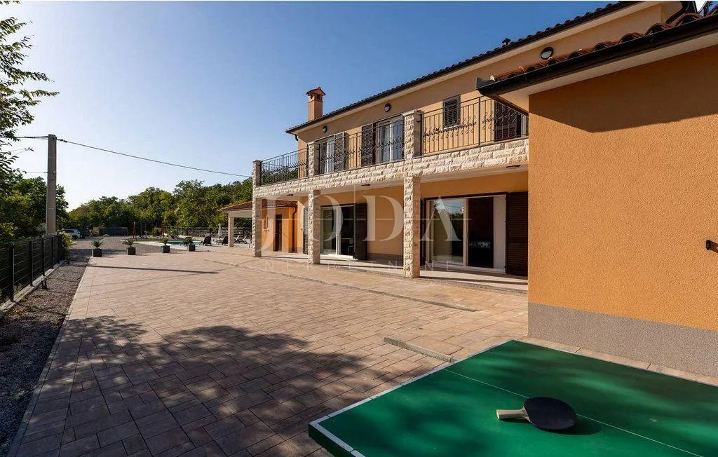 labin, okolica, villa za odmor sa bazenom i jaccuzijem na jedinstvenoj lokaciji - slika 10