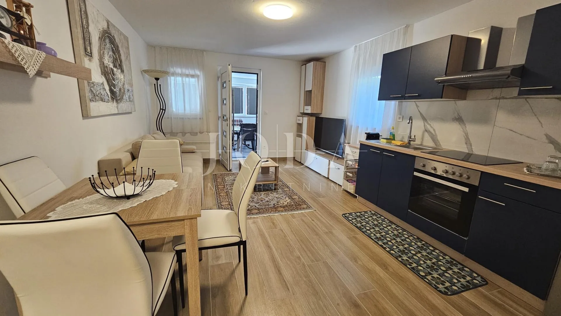 dramalj penthouse sa garažom i zasebnim apartmanom - slika 25