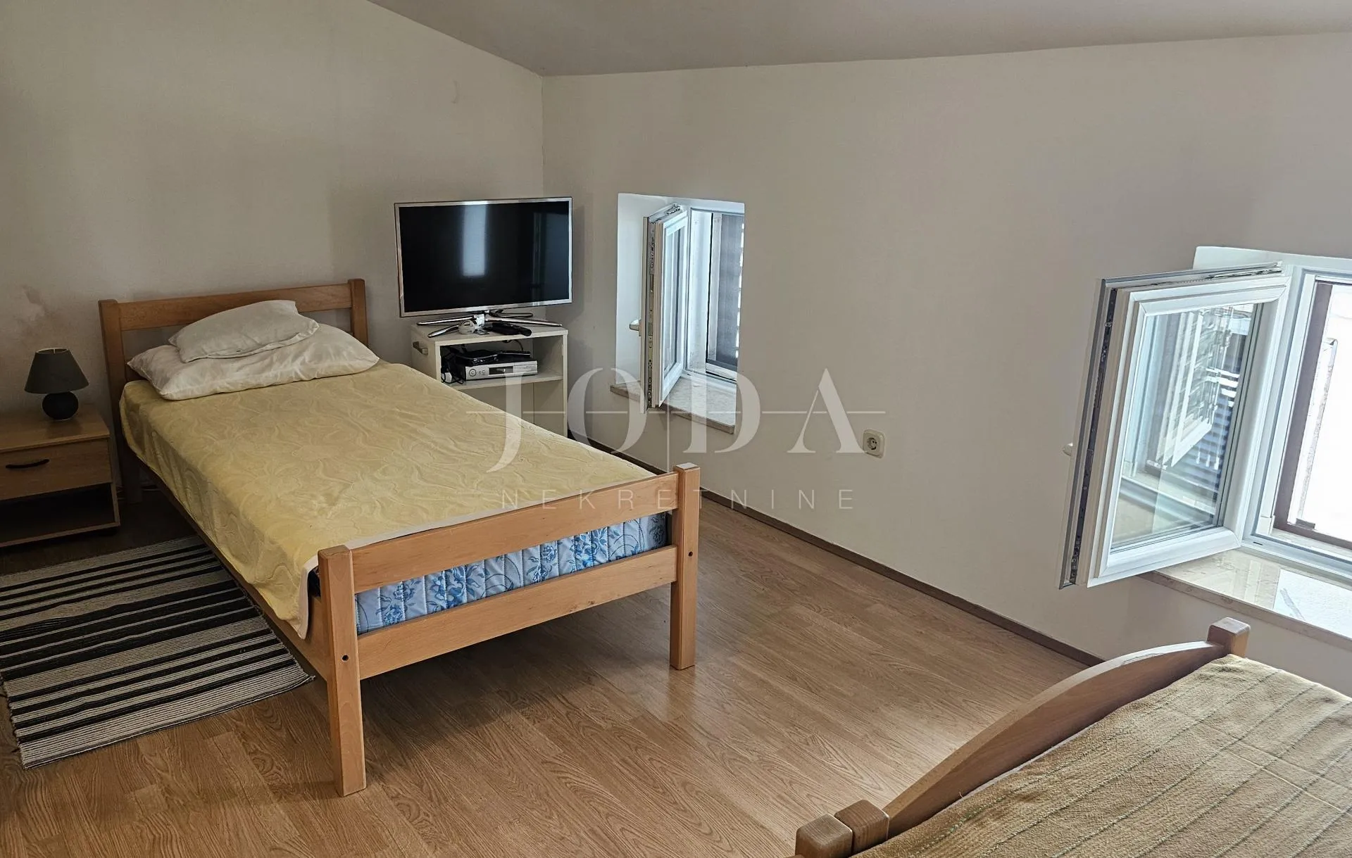 kuća u nizu sa 4 apartmana i balkonom,vrsar centar - slika 13