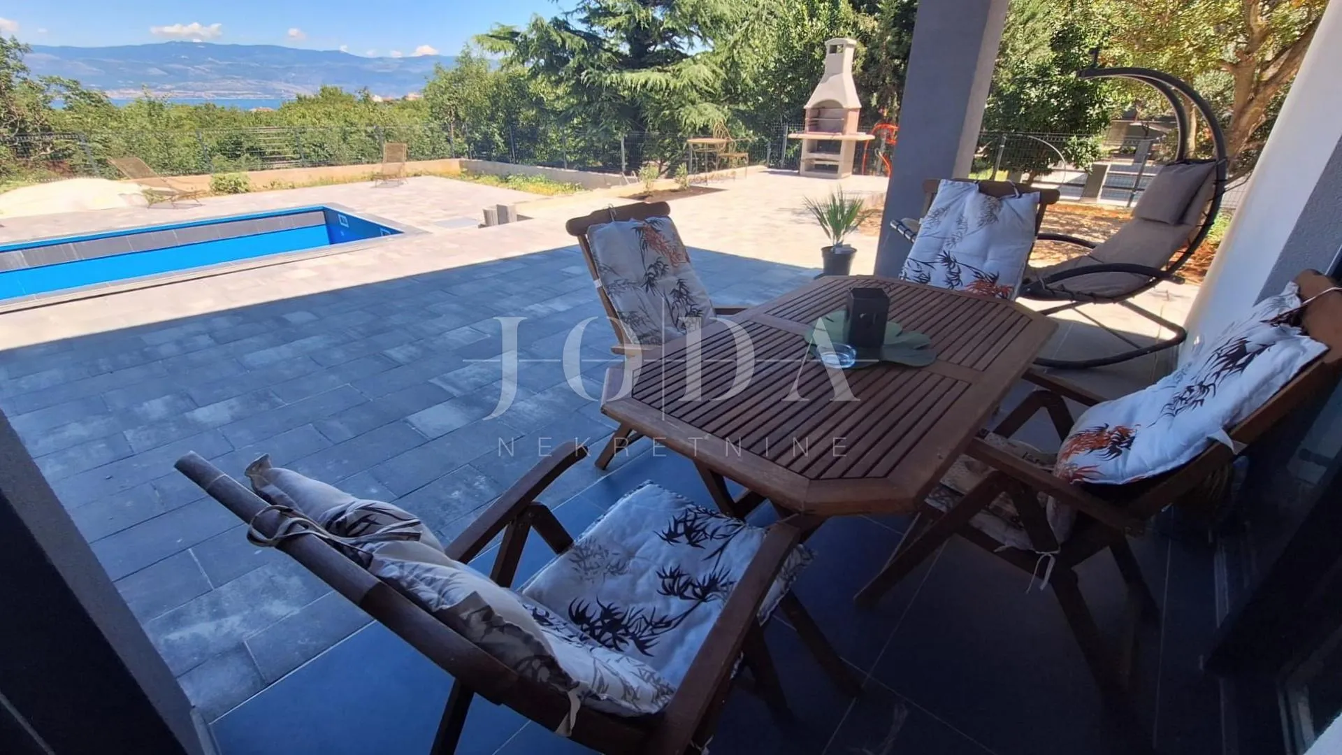 vrbnik - nova kuća s predivnim pogledom - slika 16