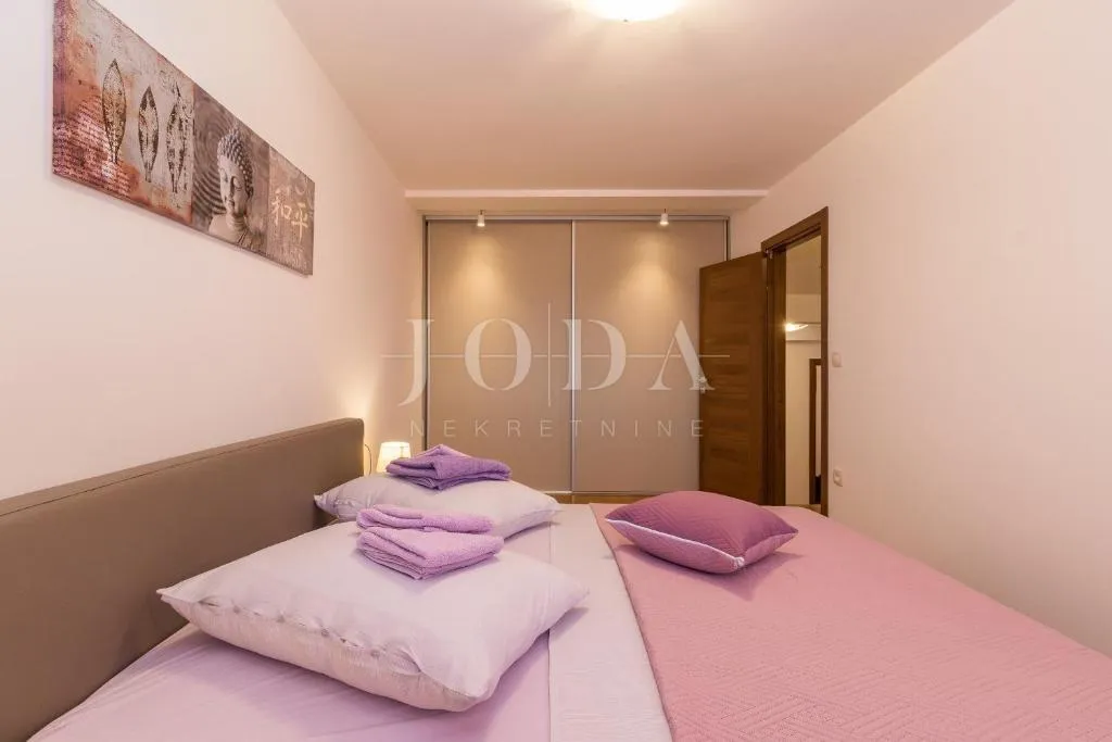 pula, villa sa bazenom i jacuzzijem - slika 40