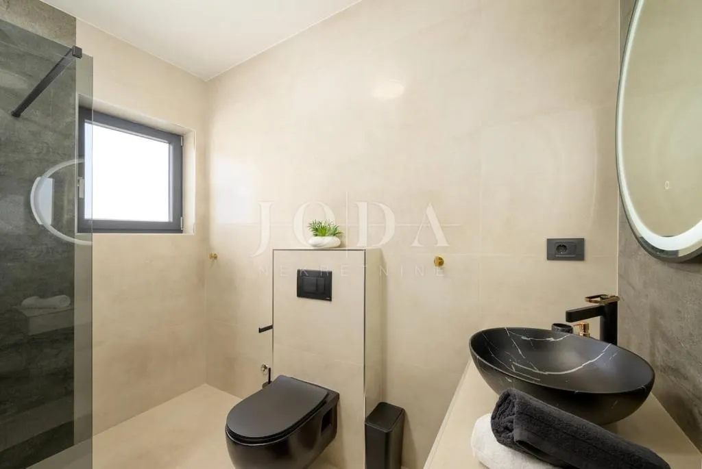 žminj, moderna villa sa bazenom, jacuzzijem i saunom - slika 36