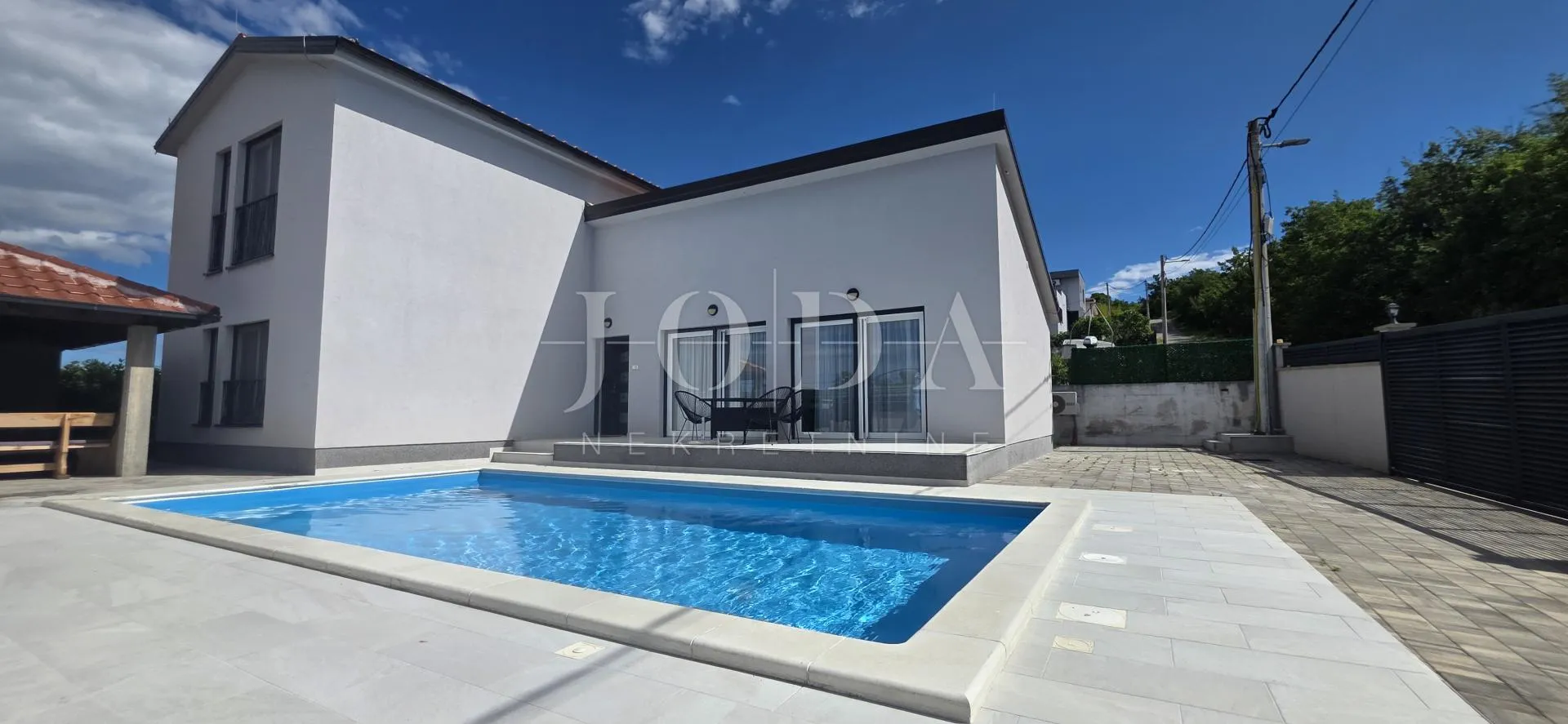ekskluzivna vila vrhunskog dizajna s privatnim bazenom i mediteranskim ugođajem – kraljevica - slika 2