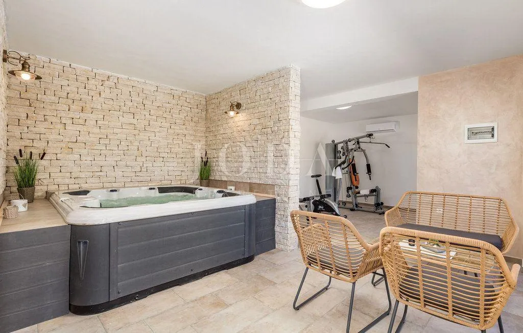 labin, okolica, villa sa bazenom i wellnessom - slika 20