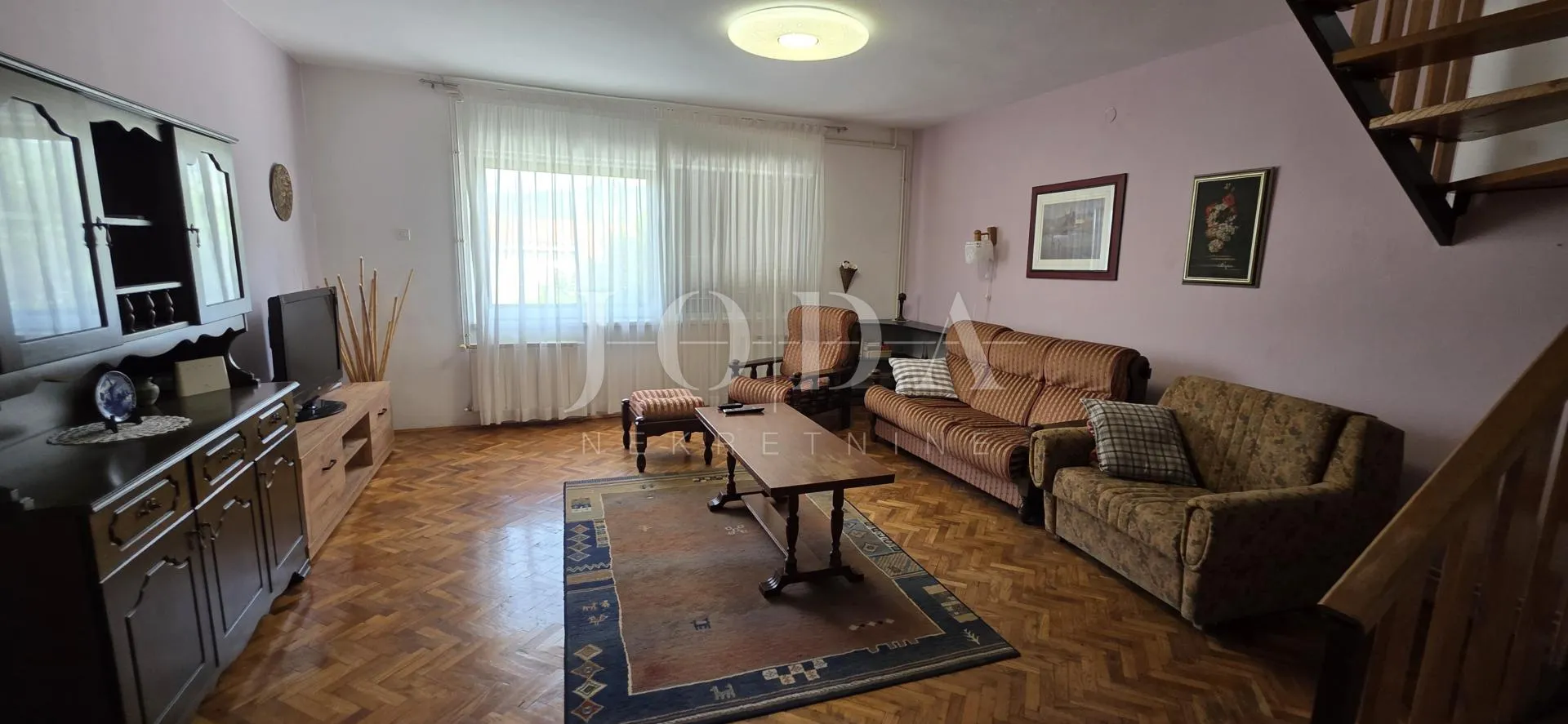 kuća s pogledom na more i dvjema garažama – klenovica - slika 17