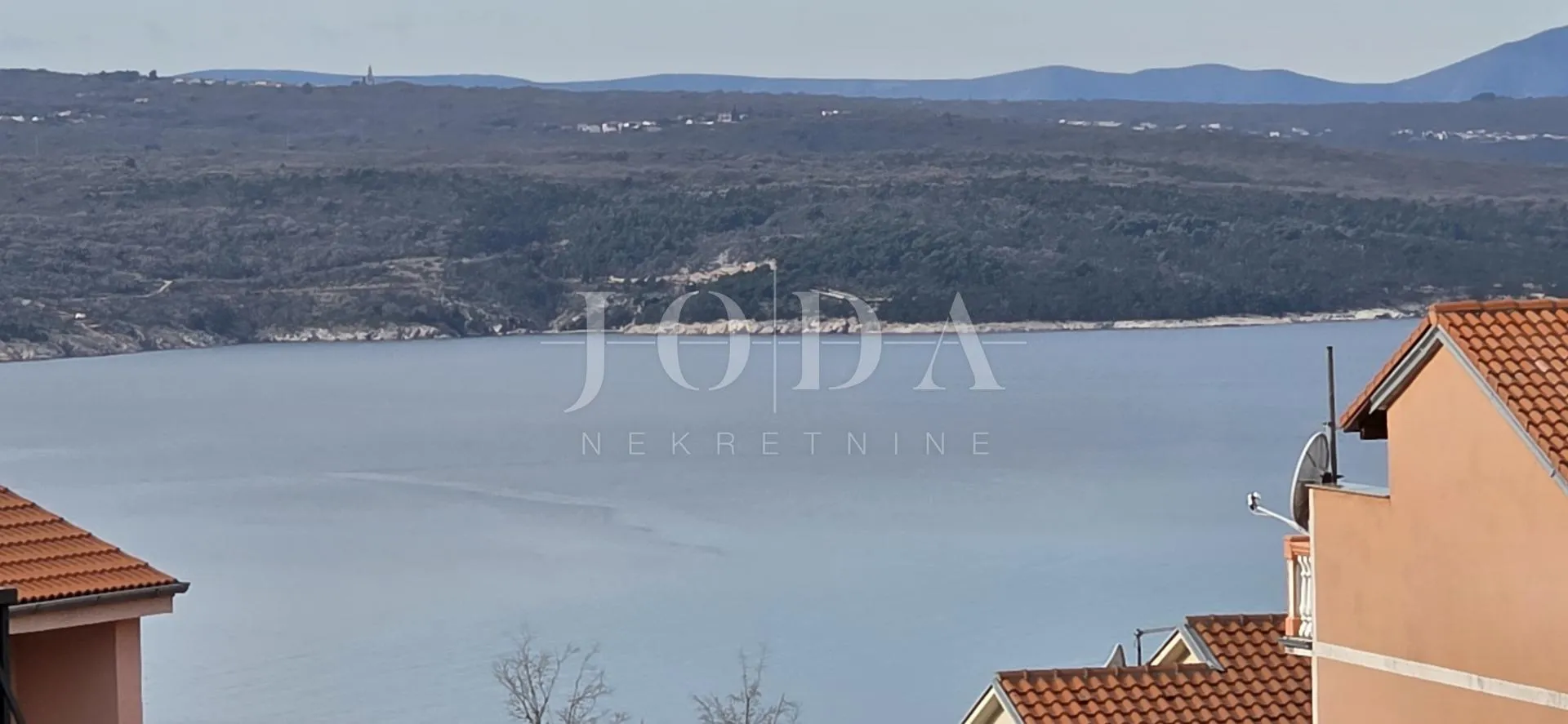 renoviran trosoban stan s dvorištem i pogledom na more – crikvenica, 52 m² - slika 4