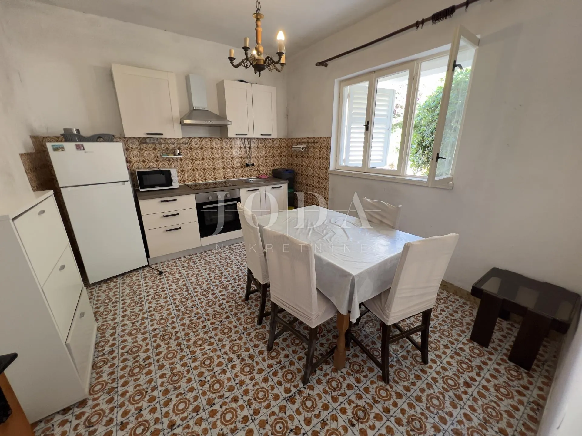 rab – supetarska draga | stan 68,62 m², samo 40 m od mora, veliko dvorište, parking! - slika 12