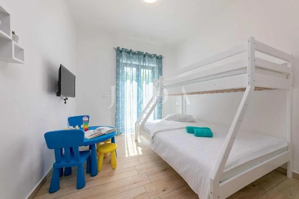labin, villa sa bazenom na traženoj lokaciji - slika 33