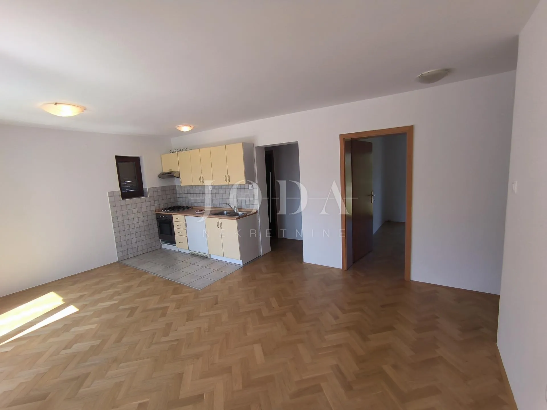 apartman sa bazenom - slika 29