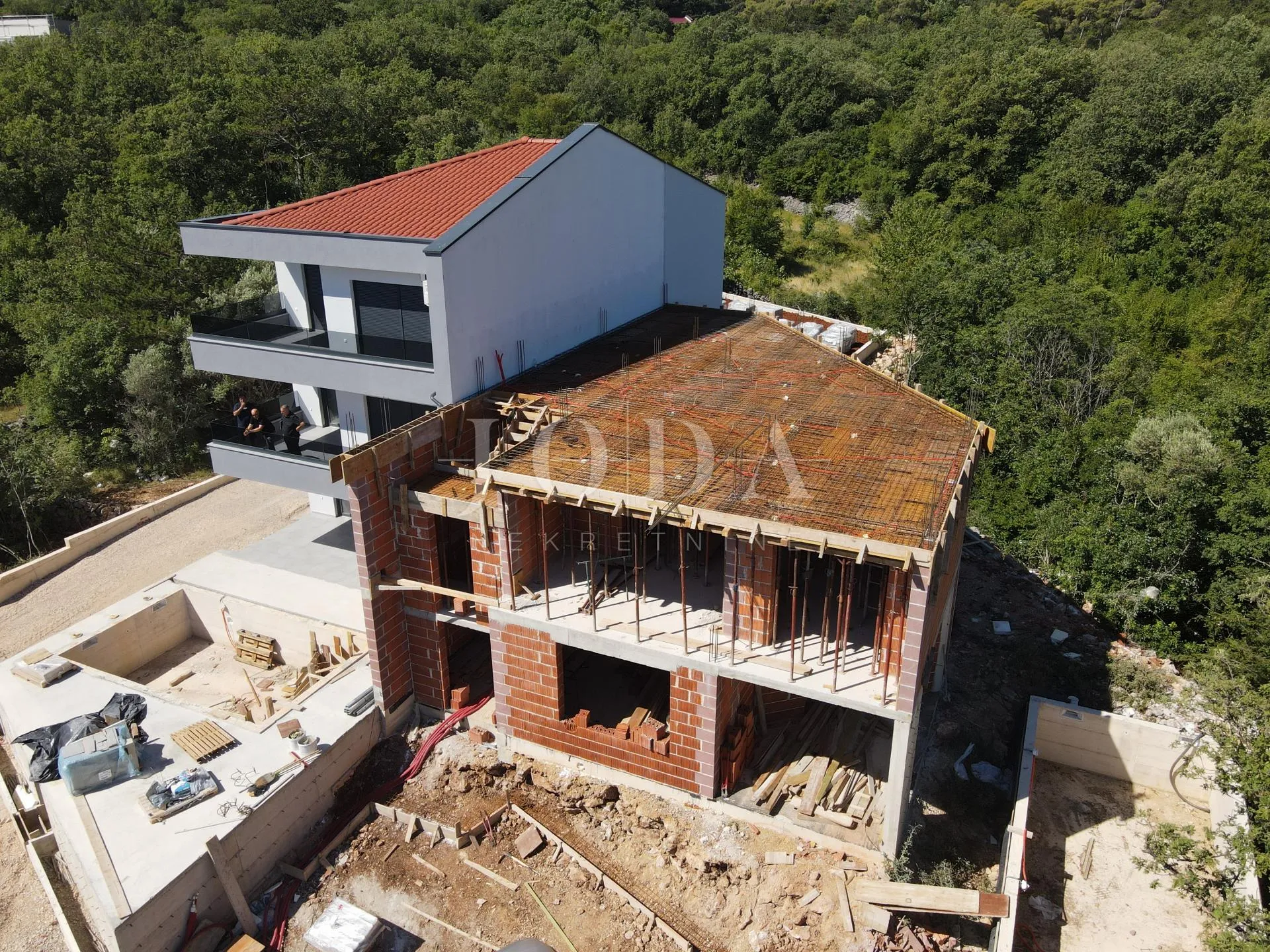 otok krk vrbnik stan sa bazenom u novogradnji - slika 11