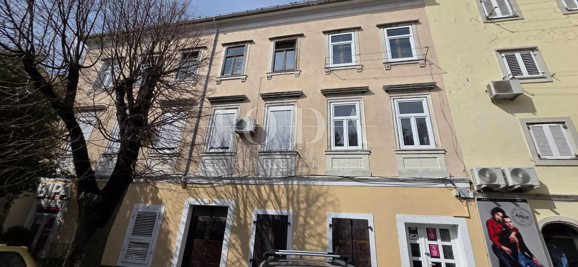 apartman senj prvi red do mora centar 42 m2 - slika 3