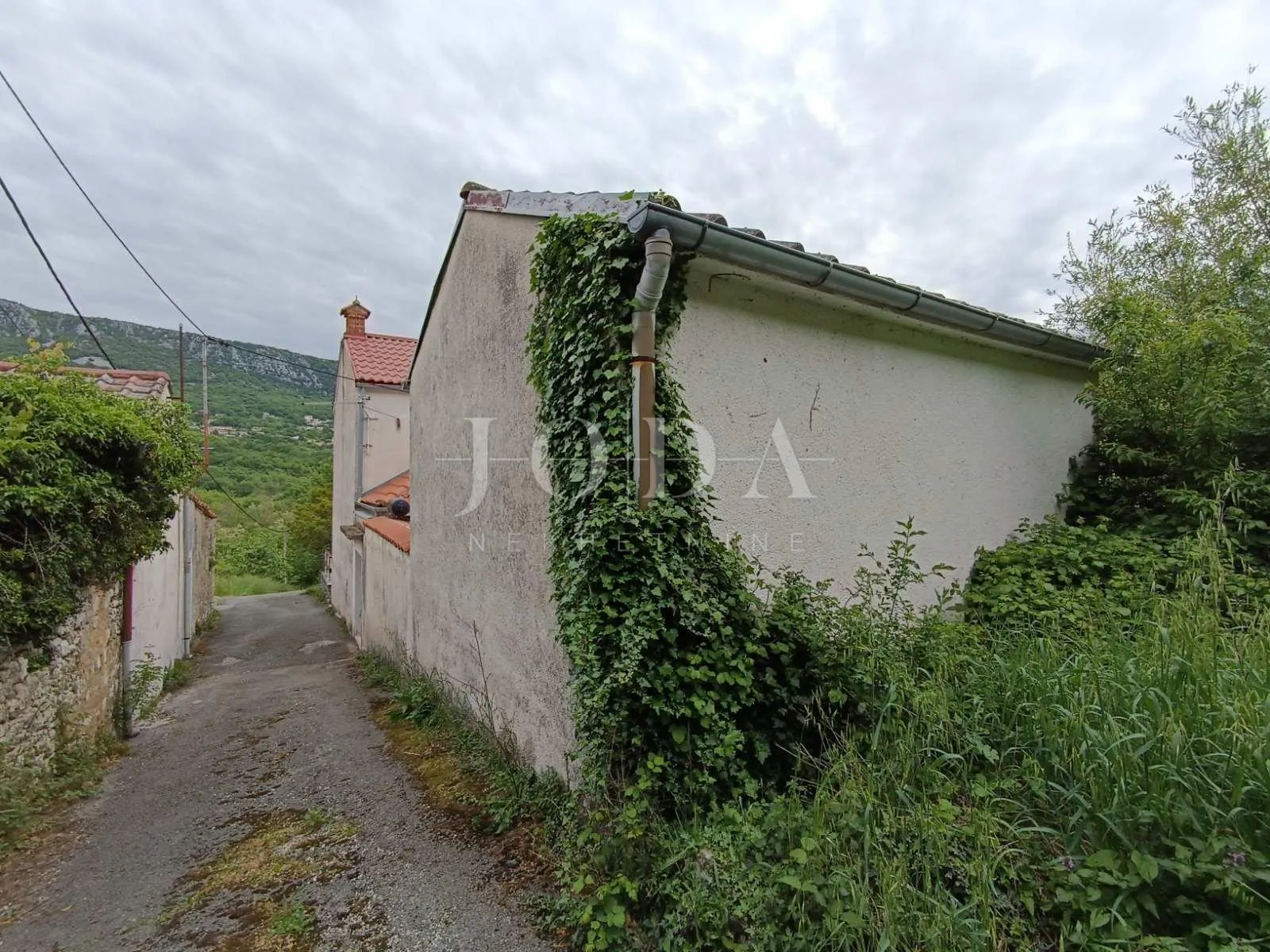 tri kuće sa velikim zemljištem - slika 9