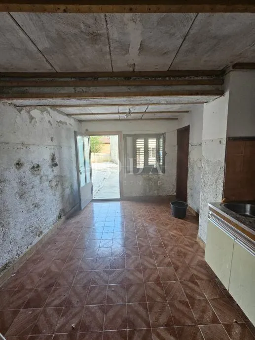 obiteljska kuća sa 2 objekta i šternom,barban okolica - slika 16