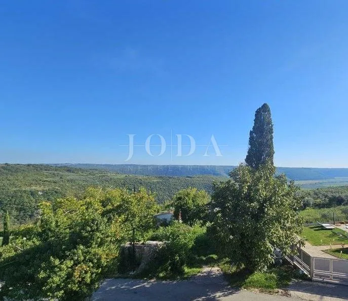 popust!prilika!kamena kuća u nizu sa panoramskim pogledom,buje okolica - slika 1