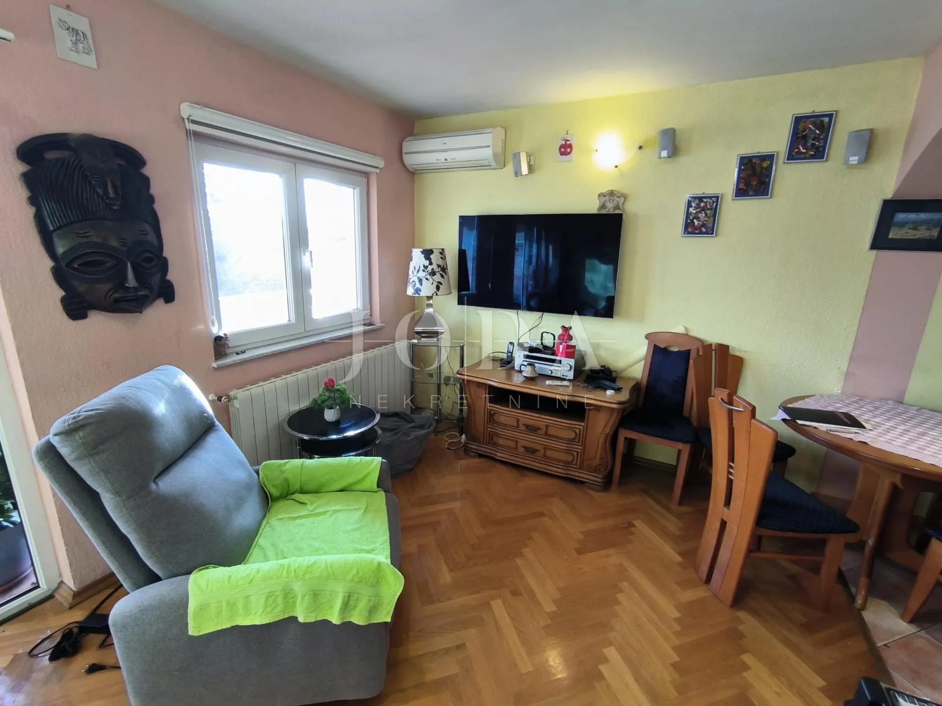 stan na drenovi sa 2 balkona, okućnicom i parkingom - slika 10
