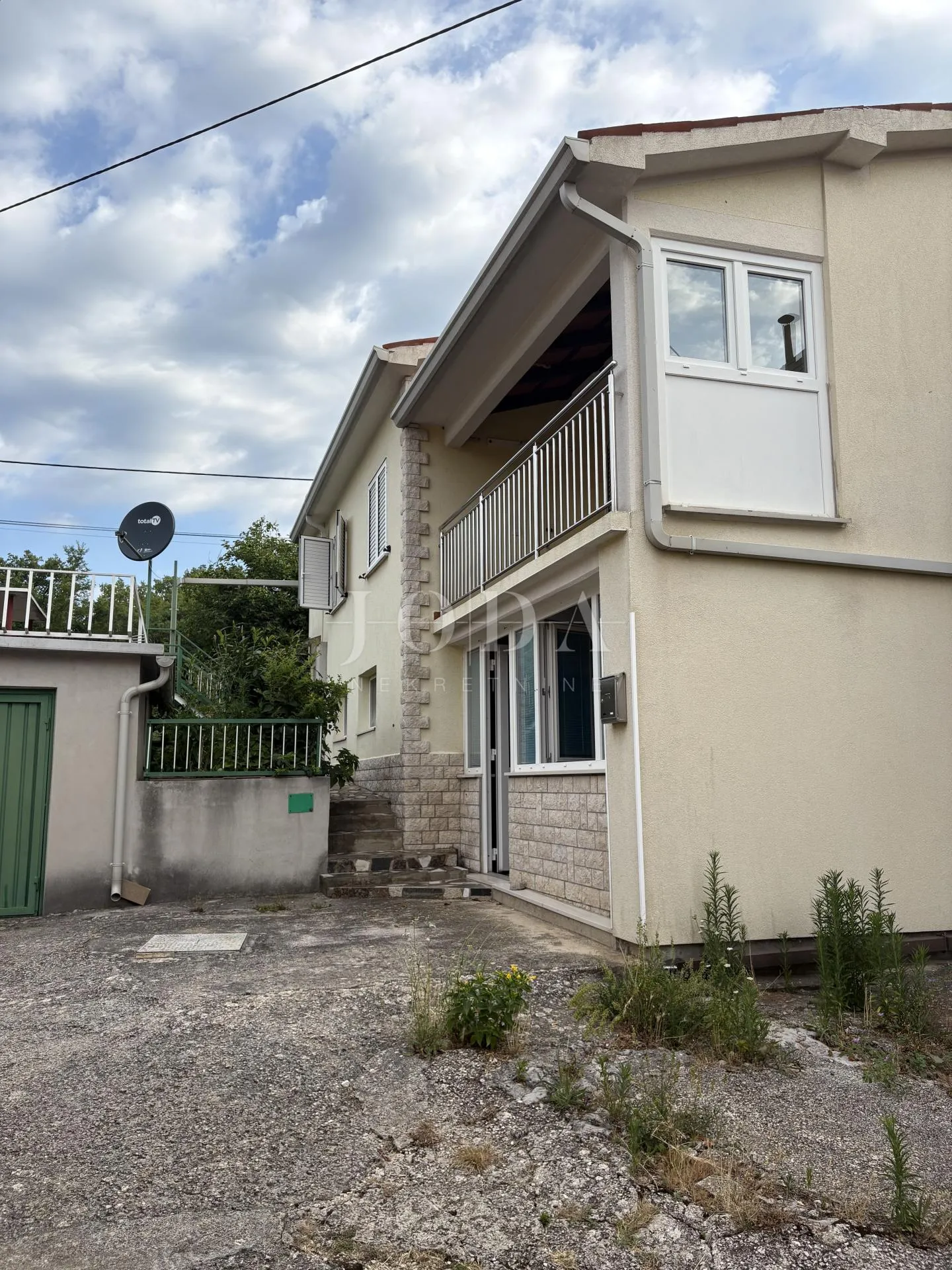 labin, prostrana kuća nadomak centra grada - slika 4