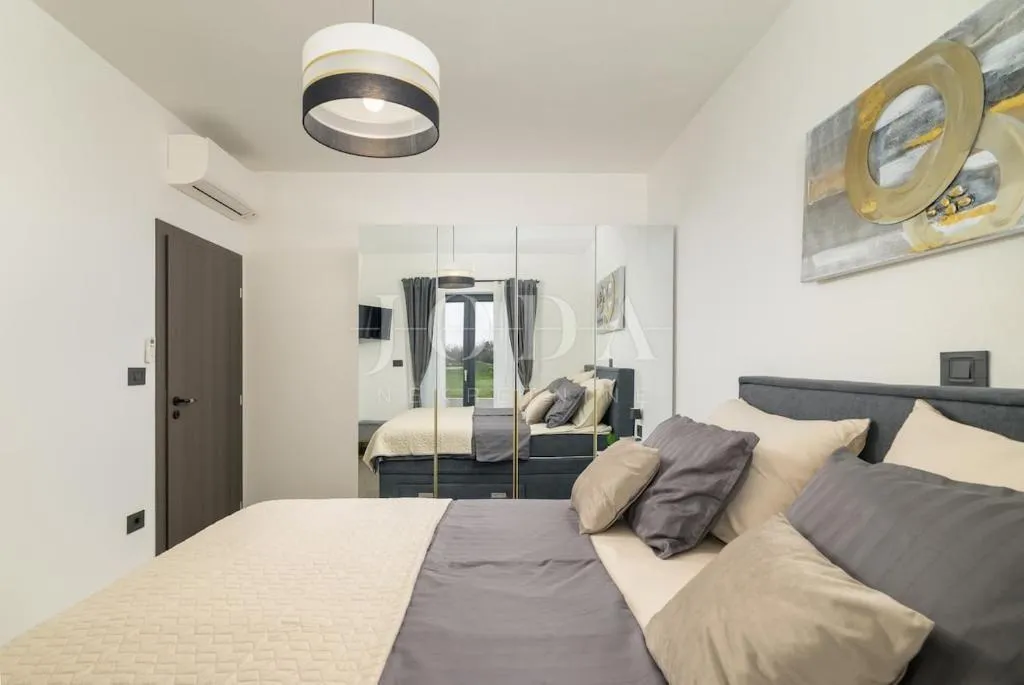 žminj, moderna villa sa bazenom, jacuzzijem i saunom - slika 33