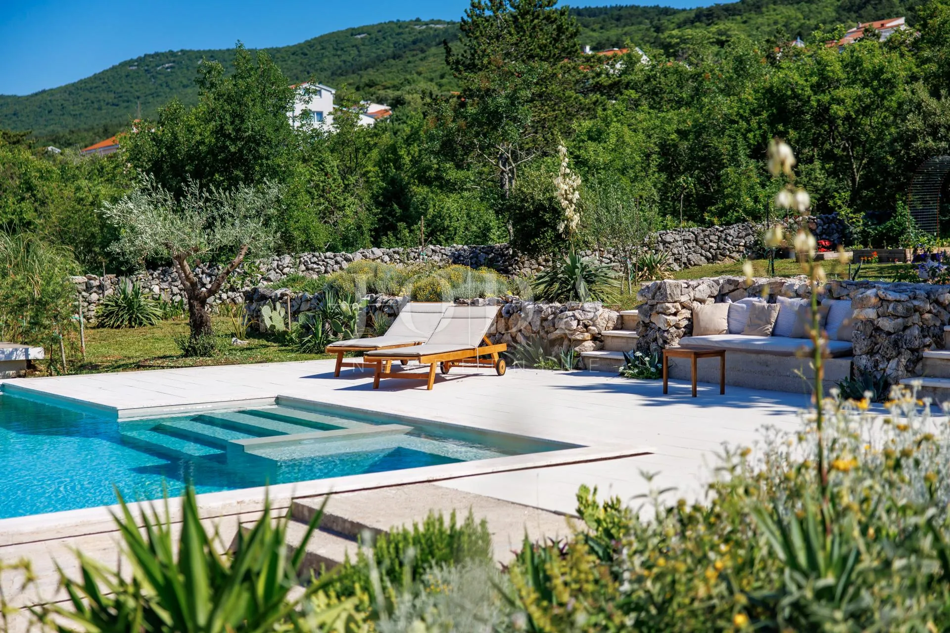 crikvenica- moderna kuća na velikoj okućnici - slika 40